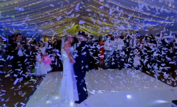 Parklands, Essex, Wedding First Dance Confetti